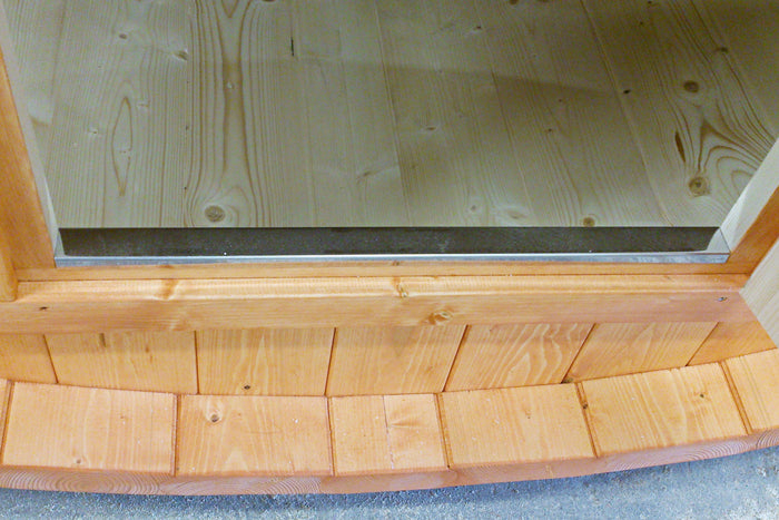 Wolff Finnhaus Saunafass Senta 2333 Bausatz mit schwarzen Dachschindeln