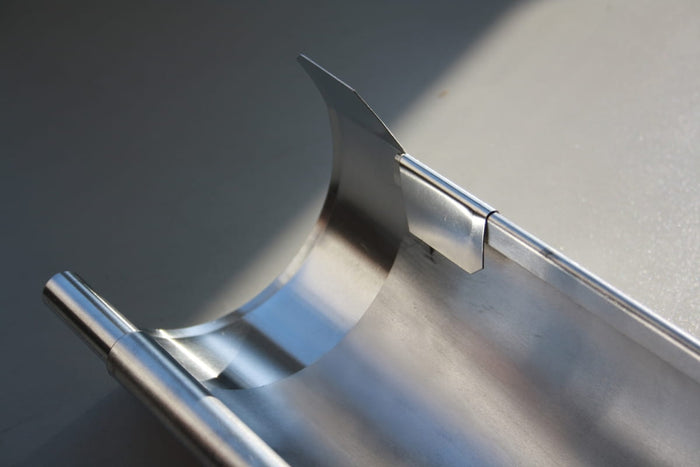 Wolff Finnhaus Alu-Rundrinne für Satteldach bis 400 cm mit 2 Fallrohren