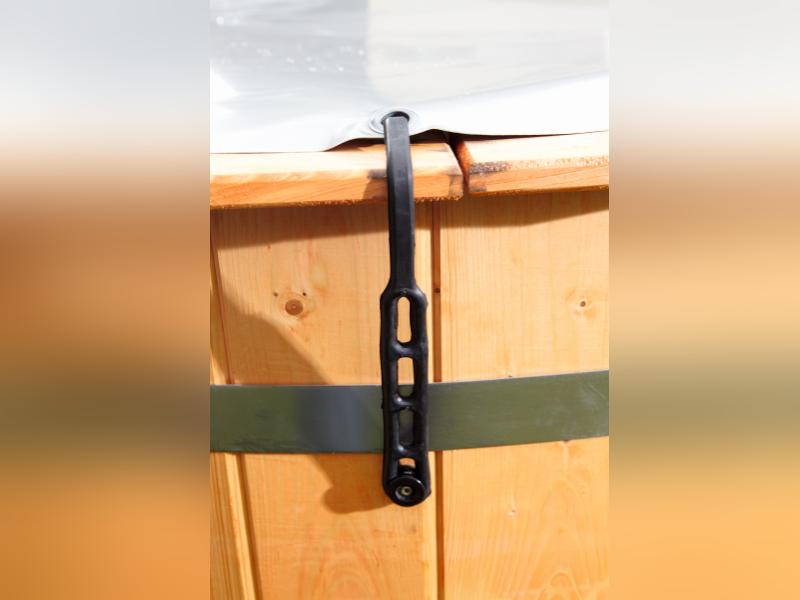 Wolff Finnhaus Badebottich Hot Tub de luxe Eiche mit weißem GFK-Einsatz, integriertem Außenofen