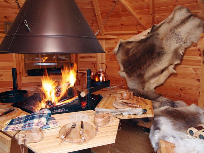 Wolff Finnhaus Grillkota 9 de luxe inkl. rote Dachschindeln und Grillanlage