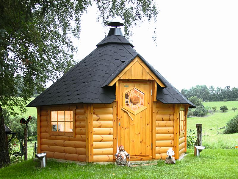 Wolff Finnhaus Grillkota Basic 9 mit Grillanlage schwarze Schindeln