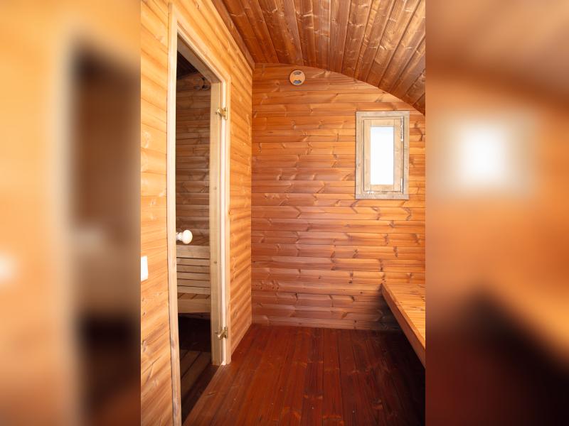 Wolff Finnhaus Saunahaus Steen als Bausatz mit schwarzen Dachschindeln