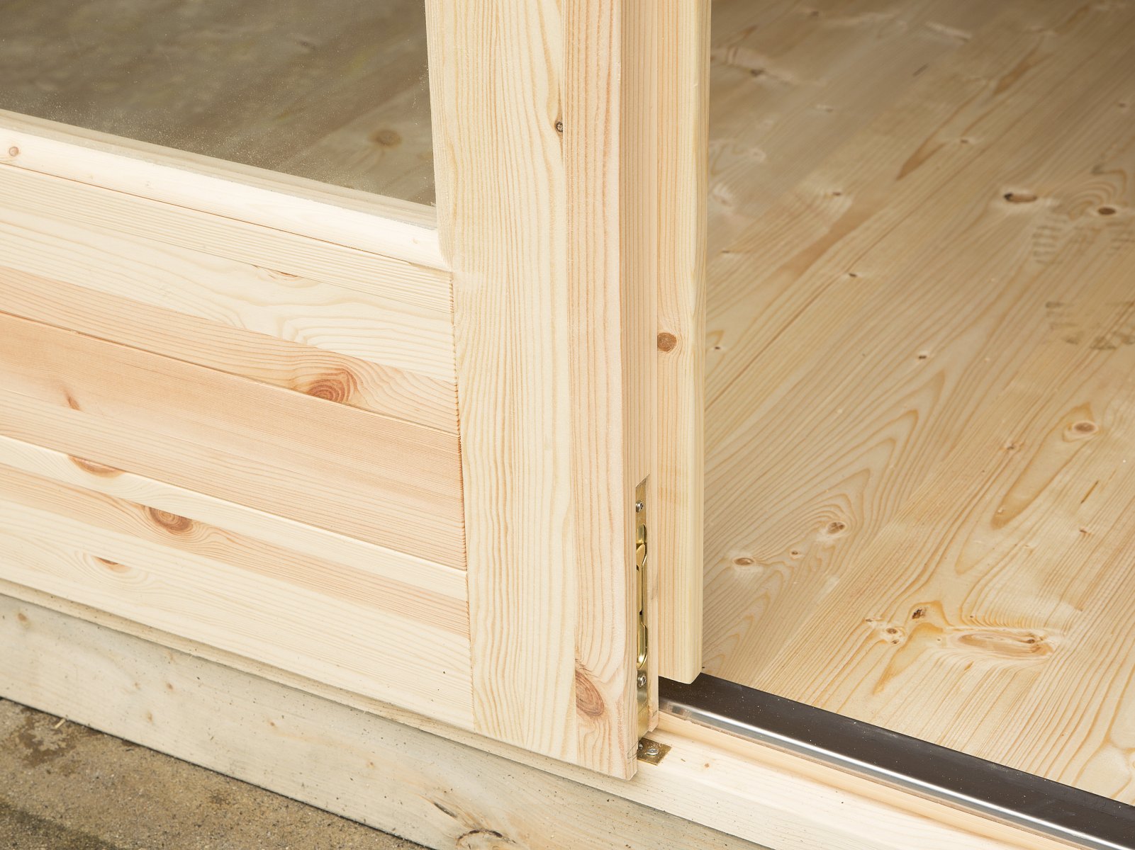 572100_7.BMP