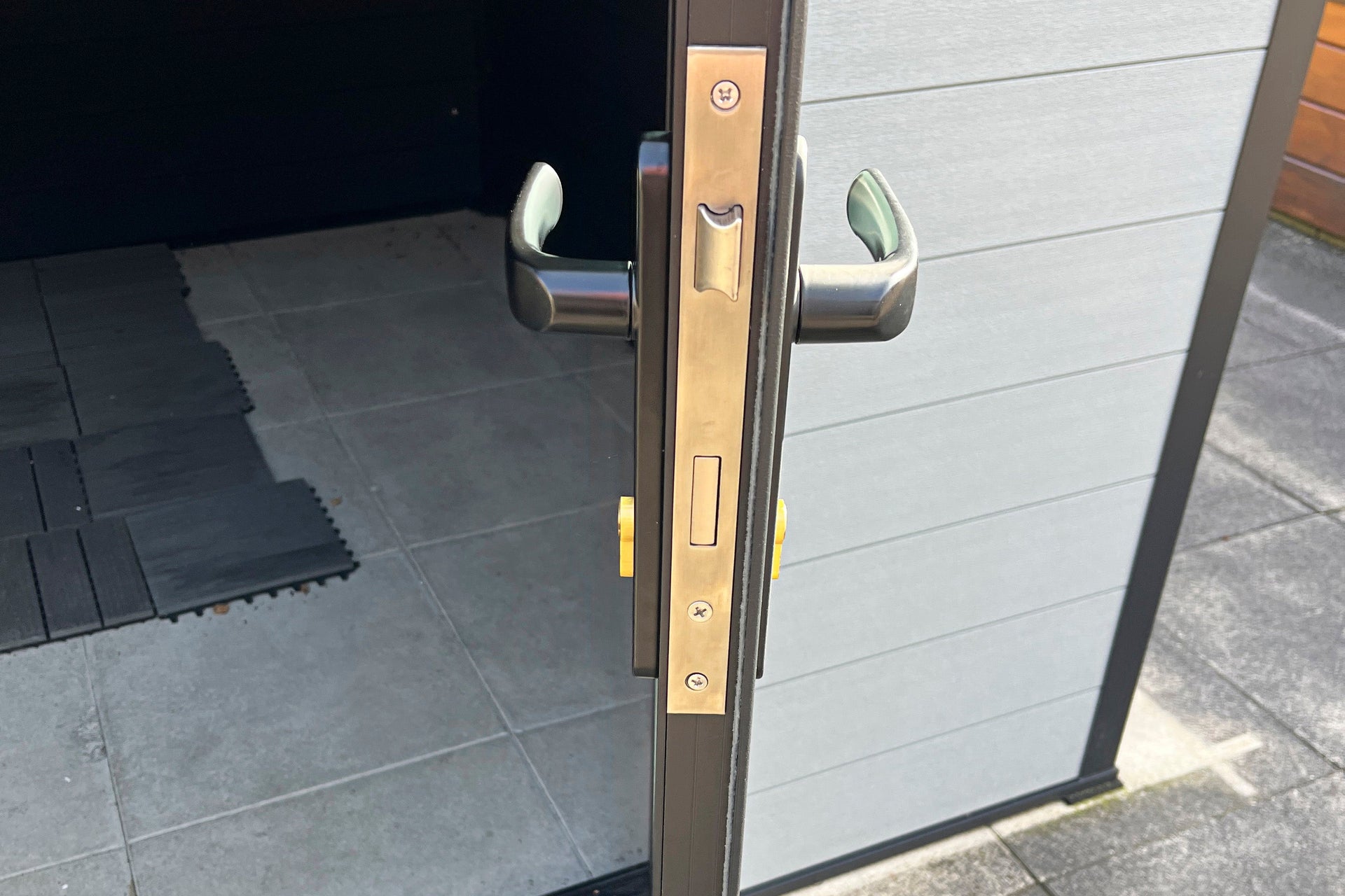 Wolff Finnhaus WPC-Haus Tona 6024 Hellgrau mit Wandpaket