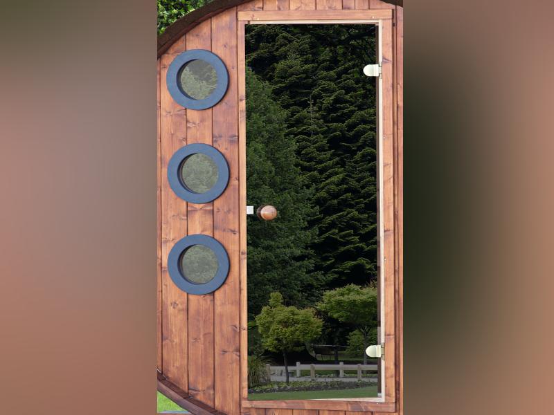 Wolff Finnhaus Saunafass Mini 160 komplett montiert inkl. schwarzen Schindeln, Walnuss